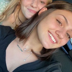 Meet your Posher, Mia